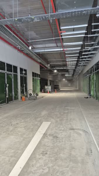 Ground / Full Glass Frontage / Experience Centre, Tampines ave 10, 2,165 sqft, Other Retail For Rent, by Eve Ong, 500134096 - Interior - CommercialGuru.com.sg