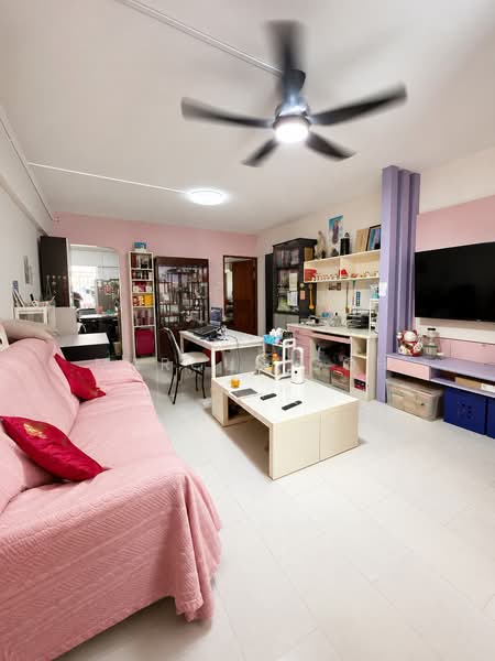 209 Tampines Street 21, 209 Tampines Street 21, 3 Bedrooms, 1,119 sqft, HDB Flat For Sale, by Marcus Goh, 500134105 - Living Room - PropertyGuru.com.sg