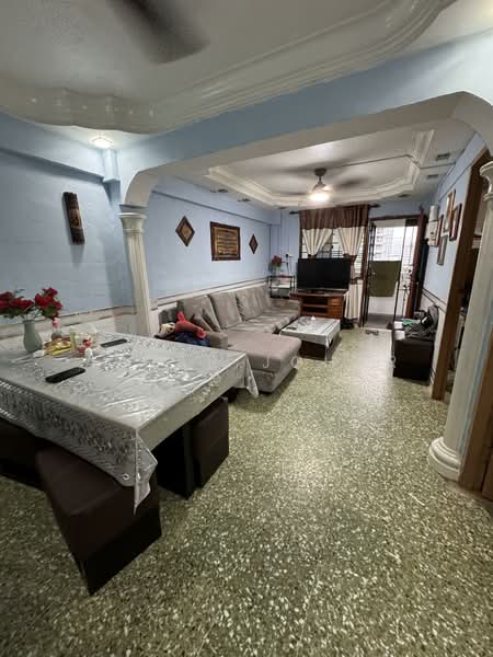 209 Boon Lay Place, 209 Boon Lay Place, 2 Bedrooms, 699 sqft, HDB Flat For Sale, by Azhar Johar, 500134120 - Living Room - PropertyGuru.com.sg