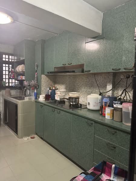 209 Boon Lay Place, 209 Boon Lay Place, 2 Bedrooms, 699 sqft, HDB Flat For Sale, by Azhar Johar, 500134120 - Kitchen - PropertyGuru.com.sg