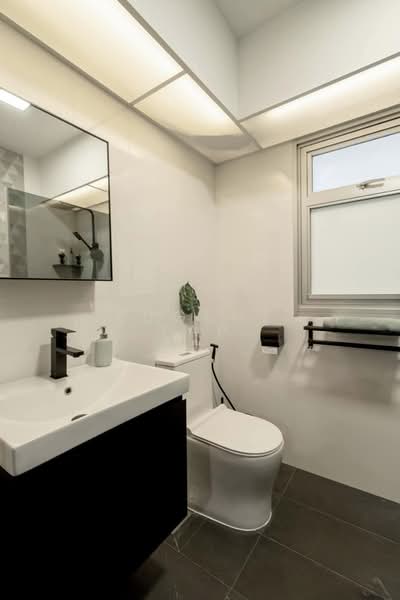 154B Bedok South Road, 154B Bedok South Road, 3 Bedrooms, 1,001 sqft, HDB Flat For Sale, by Eugene Yap, 500134123 - Bathroom - PropertyGuru.com.sg