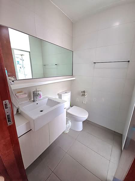 Parc Mondrian, 21 Woodleigh Close, 2 Bedrooms, 904 sqft, Apartment For Rent, by Xuan Sandy, 500134126 - Bathroom - PropertyGuru.com.sg
