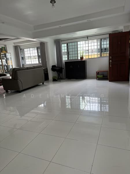 165 Tampines Street 12, 165 Tampines Street 12, Pasir Ris / Tampines, 3 Bedrooms, 1,432 sqft, HDB Flat For Sale, by Adeline Ong, 500134130 - Living Room - PropertyGuru.com.sg