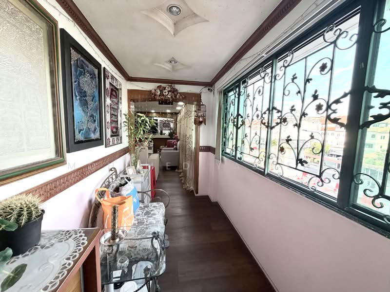 275 Pasir Ris Street 21, 275 Pasir Ris Street 21, 4 Bedrooms, 1,367 sqft, HDB Flat For Sale, by Mohamed Yaseen, 500134161 - Corridor - PropertyGuru.com.sg