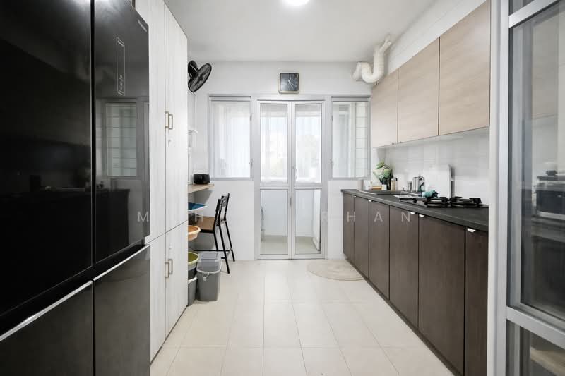 409C Northshore Drive, 409C Northshore Drive, 3 Bedrooms, 1,011 sqft, HDB Flat For Sale, by Muhd Farhan, 500134165 - Kitchen - PropertyGuru.com.sg