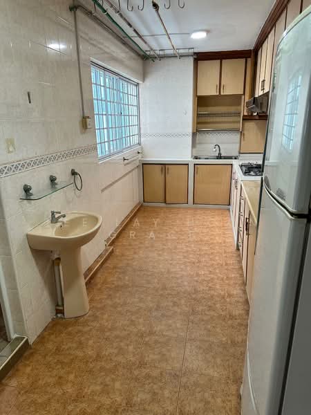 126 Aljunied Road, 126 Aljunied Road, 3 Bedrooms, 1,302 sqft, HDB Flat For Rent, by Lee Lay Hoon Grace, 500134181 - Kitchen - PropertyGuru.com.sg