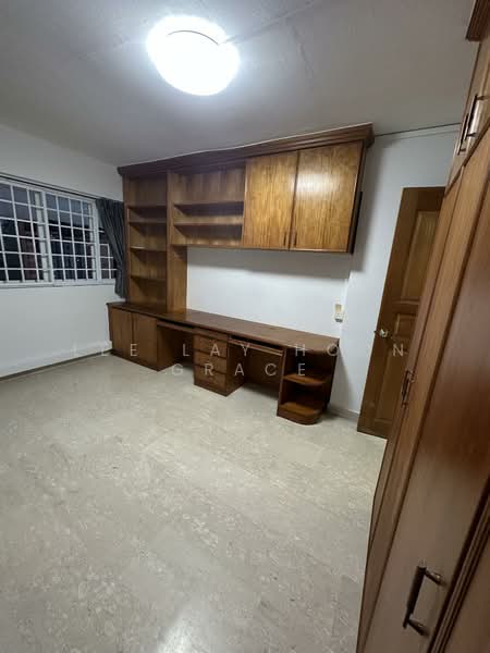 126 Aljunied Road, 126 Aljunied Road, 3 Bedrooms, 1,302 sqft, HDB Flat For Rent, by Lee Lay Hoon Grace, 500134181 - 2nd room with study table - PropertyGuru.com.sg