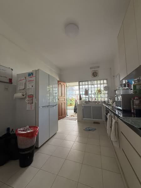 East Coast Hill, Sennett Terrace, 3 Bedrooms, 2,400 sqft, Bungalow House For Sale, by Clifton Toh (阿杜), 500134183 - Kitchen - PropertyGuru.com.sg
