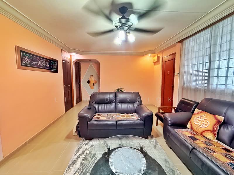 348 Bukit Batok Street 34, 348 Bukit Batok Street 34, 3 Bedrooms, 904 sqft, HDB Flat For Sale, by Liew Derrick, 500134185 - Living Room - PropertyGuru.com.sg