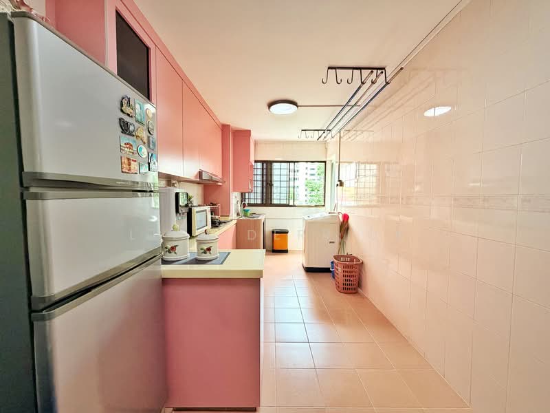 348 Bukit Batok Street 34, 348 Bukit Batok Street 34, 3 Bedrooms, 904 sqft, HDB Flat For Sale, by Liew Derrick, 500134185 - Kitchen - PropertyGuru.com.sg