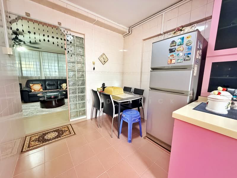 348 Bukit Batok Street 34, 348 Bukit Batok Street 34, 3 Bedrooms, 904 sqft, HDB Flat For Sale, by Liew Derrick, 500134185 - Kitchen - PropertyGuru.com.sg