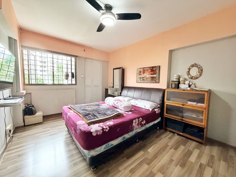 348 Bukit Batok Street 34, 348 Bukit Batok Street 34, 3 Bedrooms, 904 sqft, HDB Flat For Sale, by Liew Derrick, 500134185 - Bedroom - PropertyGuru.com.sg