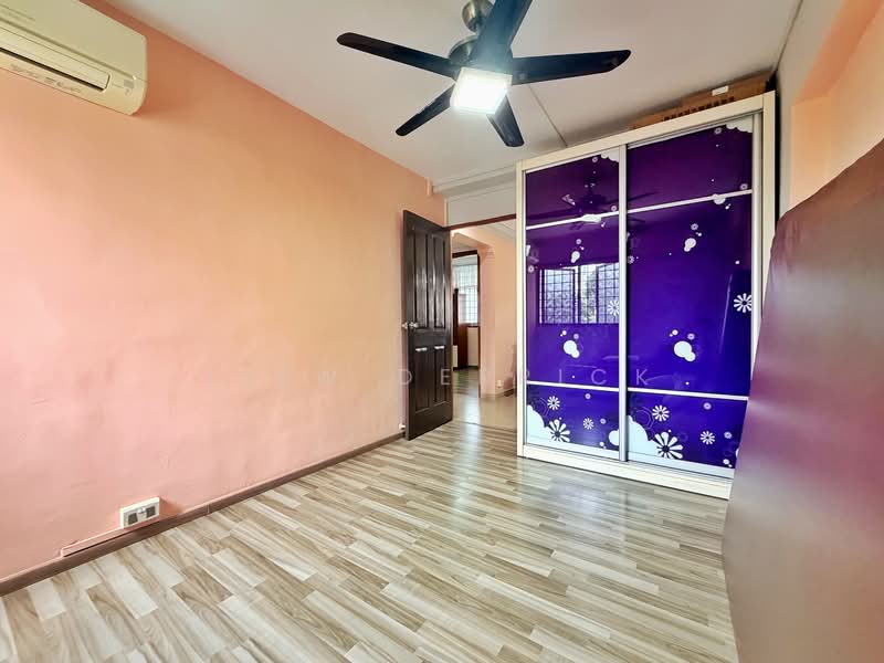 348 Bukit Batok Street 34, 348 Bukit Batok Street 34, 3 Bedrooms, 904 sqft, HDB Flat For Sale, by Liew Derrick, 500134185 - Bedroom - PropertyGuru.com.sg