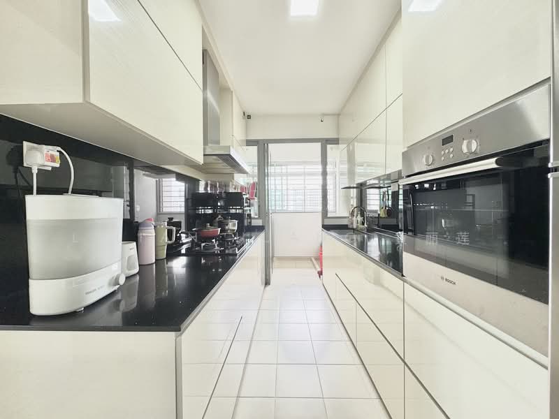477B Upper Serangoon View, 477B Upper Serangoon View, 3 Bedrooms, 1,206 sqft, HDB Flat For Sale, by Lilian Huang 黄丽莲, 500134191 - Kitchen - PropertyGuru.com.sg