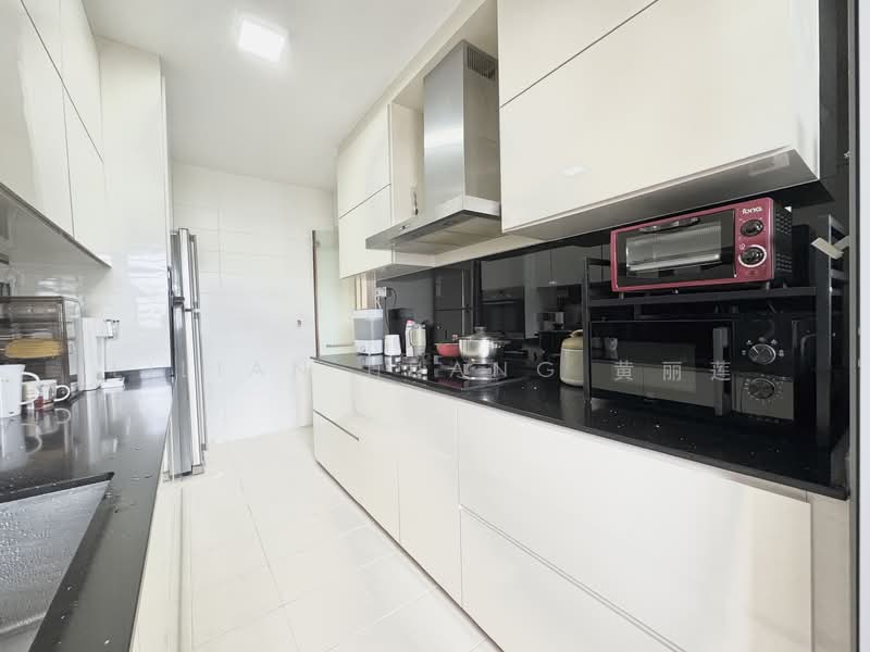 477B Upper Serangoon View, 477B Upper Serangoon View, 3 Bedrooms, 1,206 sqft, HDB Flat For Sale, by Lilian Huang 黄丽莲, 500134191 - Kitchen - PropertyGuru.com.sg