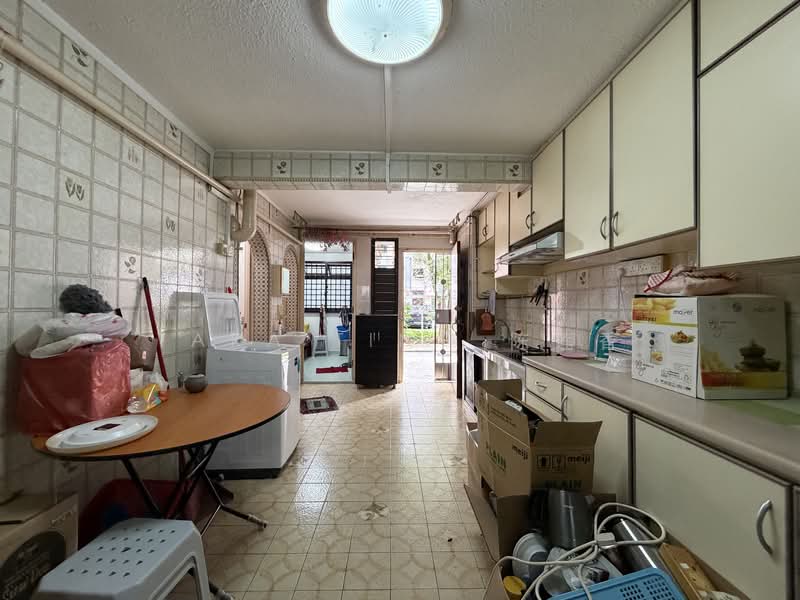 23 Toa Payoh East, 23 Toa Payoh East, 3 Bedrooms, 700 sqft, HDB Flat For Sale, by Tara Ting 陈莲香, 500134194 - Kitchen - PropertyGuru.com.sg
