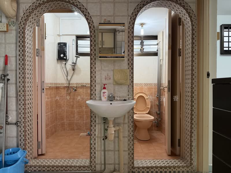 23 Toa Payoh East, 23 Toa Payoh East, 3 Bedrooms, 700 sqft, HDB Flat For Sale, by Tara Ting 陈莲香, 500134194 - Bathroom - PropertyGuru.com.sg