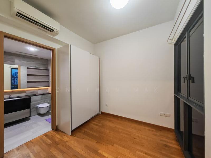 Alex Residences, 28 Alexandra View, Alexandra / Commonwealth, 2 Bedrooms, 678 sqft, Apartment For Sale, by Jonathan Mak, 500134202 - Master Room - PropertyGuru.com.sg
