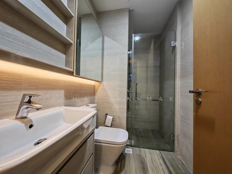 Alex Residences, 28 Alexandra View, Alexandra / Commonwealth, 2 Bedrooms, 678 sqft, Apartment For Sale, by Jonathan Mak, 500134202 - Common Bathroom - PropertyGuru.com.sg