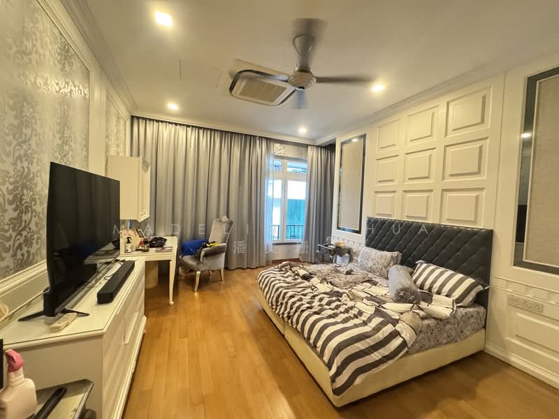 Gallop Park Road, Gallop Park Road, 8 Bedrooms, 13,000 sqft, Good Class Bungalow For Sale, by Madeline Phua 潘美珊, 500134210 - Bedroom - PropertyGuru.com.sg