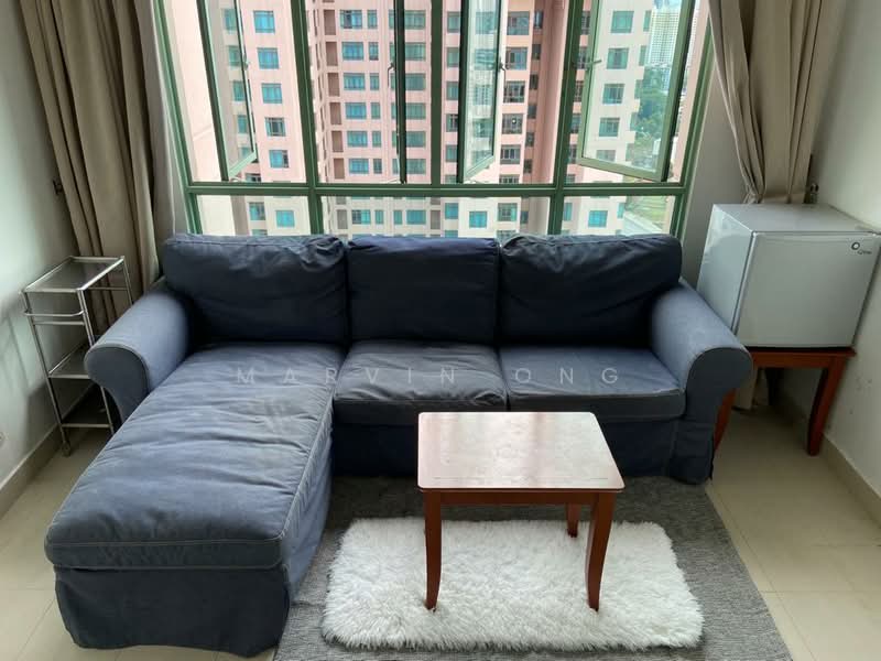 Tiara, 1 Kim Seng Walk, Room Rental, 285 sqft, Apartment For Rent, by Marvin Ong, 500134211 - Master room  - PropertyGuru.com.sg