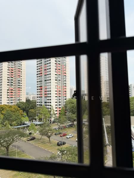 335 Clementi Avenue 2, 335 Clementi Avenue 2, 3 Bedrooms, 990 sqft, HDB Flat For Sale, by Janet Chew, 500134220 - Exterior - PropertyGuru.com.sg