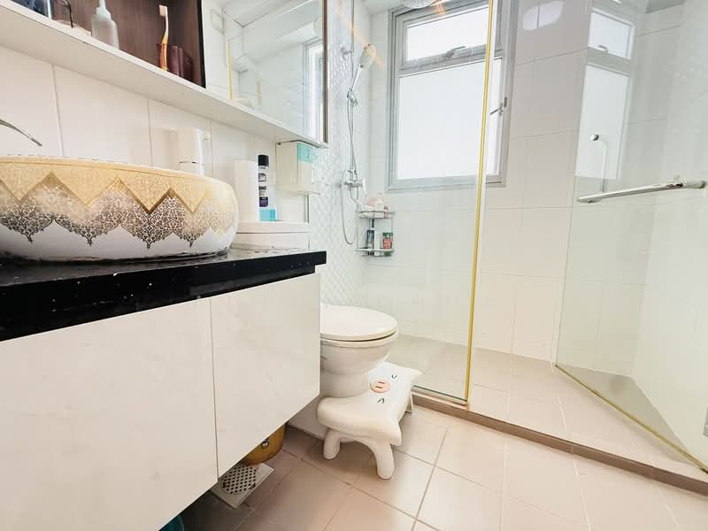 293C Bukit Batok Street 21, 293C Bukit Batok Street 21, 3 Bedrooms, 990 sqft, HDB Flat For Sale, by Alvin Chua, 500134233 - Bathroom - PropertyGuru.com.sg