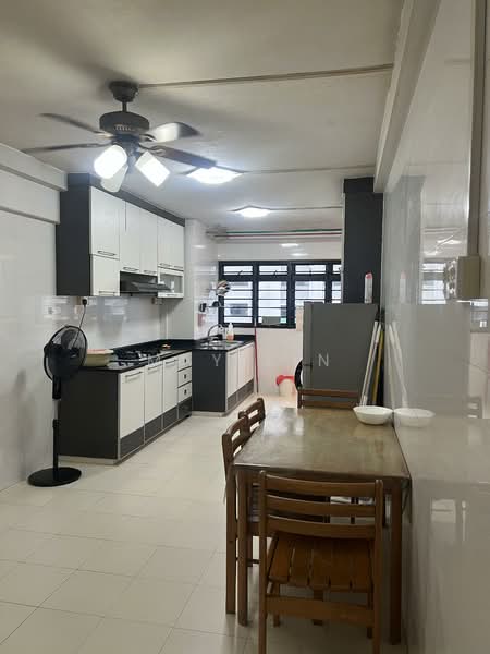 302 Clementi Avenue 4, 302 Clementi Avenue 4, 3 Bedrooms, 1,000 sqft, HDB Flat For Rent, by May Lin, 500134237 - Kitchen - PropertyGuru.com.sg