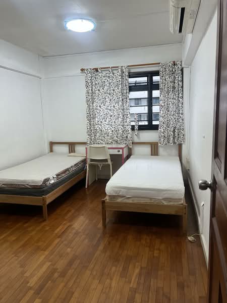 302 Clementi Avenue 4, 302 Clementi Avenue 4, 3 Bedrooms, 1,000 sqft, HDB Flat For Rent, by May Lin, 500134237 - Bedroom - PropertyGuru.com.sg