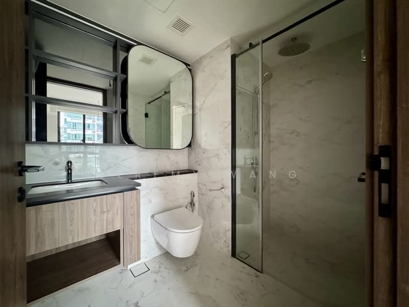 Sceneca Residence, 26 Tanah Merah Kechil Link, 3 Bedrooms, 904 sqft, Condominium For Rent, by Jeremy Wang, 500134242 - Bathroom - PropertyGuru.com.sg