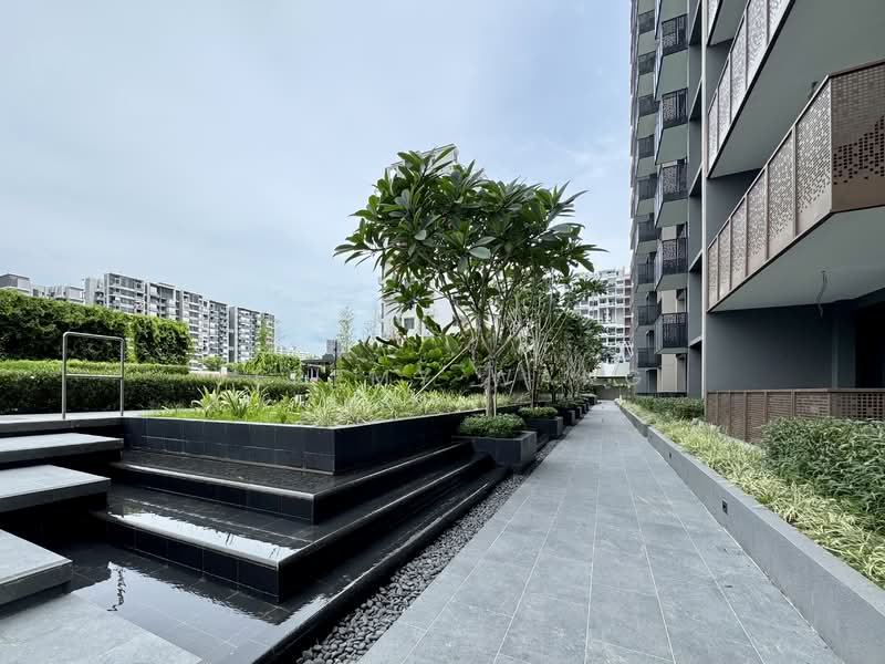 Sceneca Residence, 26 Tanah Merah Kechil Link, 3 Bedrooms, 904 sqft, Condominium For Rent, by Jeremy Wang, 500134242 - Water Feature - PropertyGuru.com.sg