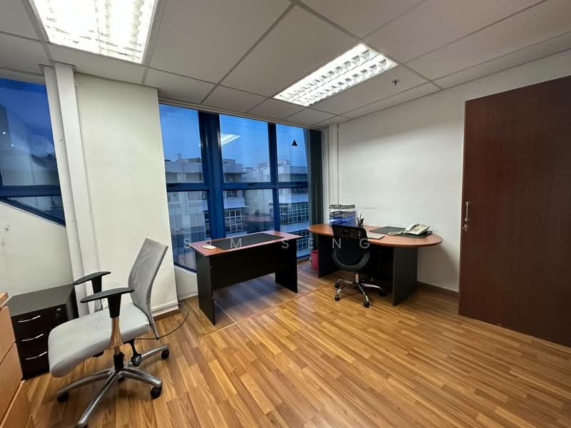 Heng Loong Building, 61 Bukit Batok Crescent, 1,206 sqft, Light Industrial (B1) For Sale, by Sim Seng, 500134259 - Study - CommercialGuru.com.sg