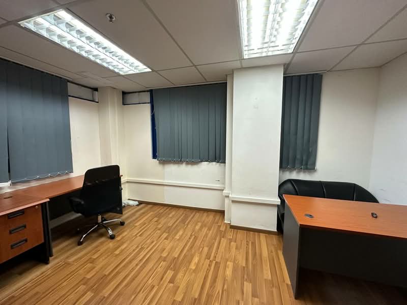 Heng Loong Building, 61 Bukit Batok Crescent, 1,206 sqft, Light Industrial (B1) For Sale, by Sim Seng, 500134259 - Interior - CommercialGuru.com.sg