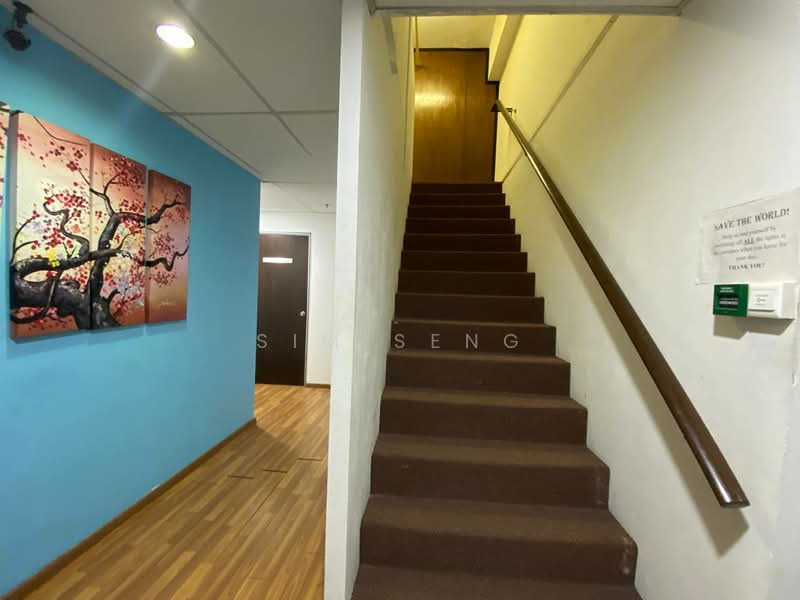 Heng Loong Building, 61 Bukit Batok Crescent, 1,206 sqft, Light Industrial (B1) For Sale, by Sim Seng, 500134259 - Corridor - CommercialGuru.com.sg