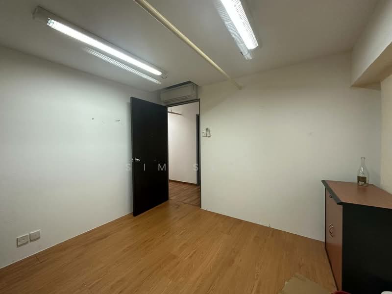 Heng Loong Building, 61 Bukit Batok Crescent, 1,206 sqft, Light Industrial (B1) For Sale, by Sim Seng, 500134259 - Interior - CommercialGuru.com.sg