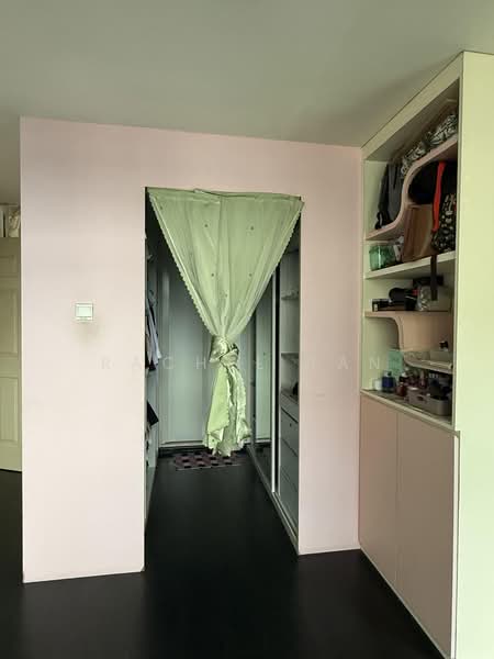 474 Segar Road, 474 Segar Road, 3 Bedrooms, 1,378 sqft, HDB Flat For Sale, by Rachel Tan, 500134260 - Walk-in wardrobe - PropertyGuru.com.sg