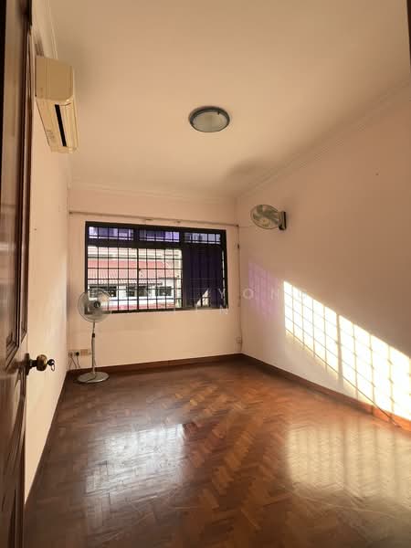 🏡 Open House Daily! Not To Be Missed! Rare End-Terrace Gem Within 1KM to Tao Nan School!, Lorong Stangee / Chapel Close, 4 Bedrooms, 2,000 sqft, Corner Terrace For Sale, by Fong Yong Ten, 500134266 - Interior - PropertyGuru.com.sg