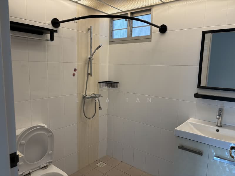 107A Canberra Street, 107A Canberra Street, 3 Bedrooms, 1,001 sqft, HDB Flat For Rent, by Lisa Tan, 500134270 - Bathroom - PropertyGuru.com.sg