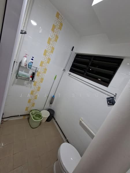 104 Potong Pasir Avenue 1, 104 Potong Pasir Avenue 1, Room Rental, 100 sqft, HDB Flat For Rent, by JAGJIT SINGH, 500134271 - Bathroom - PropertyGuru.com.sg