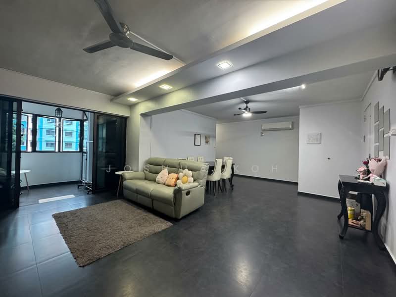 669C Jurong West Street 64, 669C Jurong West Street 64, 4 Bedrooms, 1,399 sqft, HDB Flat For Sale, by Joshua Koh, 500134284 - Living Room - PropertyGuru.com.sg