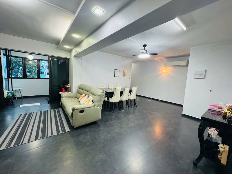 669C Jurong West Street 64, 669C Jurong West Street 64, 4 Bedrooms, 1,399 sqft, HDB Flat For Sale, by Joshua Koh, 500134284 - Living Room - PropertyGuru.com.sg