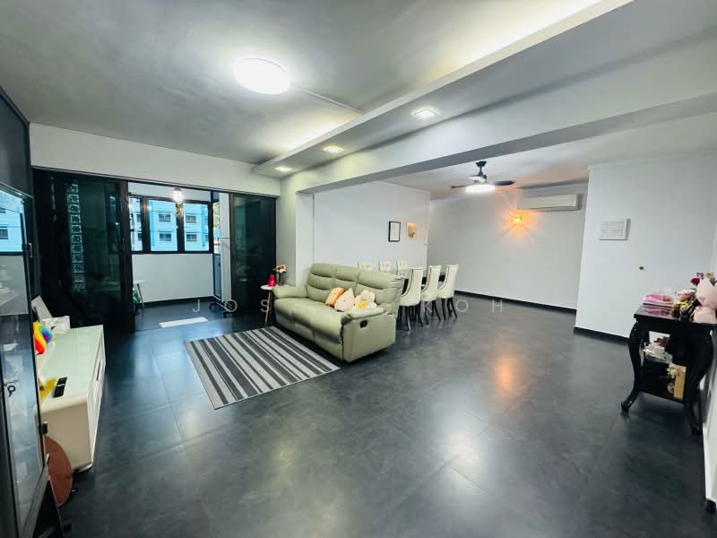 669C Jurong West Street 64, 669C Jurong West Street 64, 4 Bedrooms, 1,399 sqft, HDB Flat For Sale, by Joshua Koh, 500134284 - Living Room - PropertyGuru.com.sg
