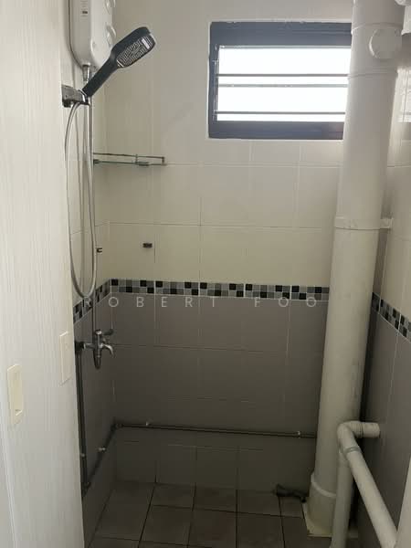 3 Saint George's Road, 3 Saint George's Road, 2 Bedrooms, 635 sqft, HDB Flat For Sale, by Robert Foo, 500134288 - Bathroom - PropertyGuru.com.sg