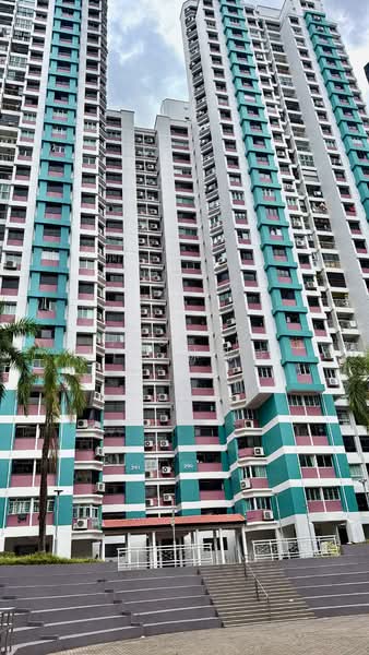 290 Bishan Street 24, 290 Bishan Street 24, 3 Bedrooms, 1,109 sqft, HDB Flat For Rent, by Jeslyn Lim 林瑞香, 500134291 - Exterior - PropertyGuru.com.sg