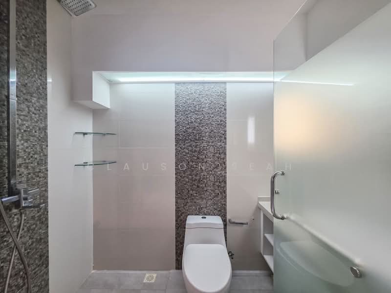 290E Bukit Batok Street 24, 290E Bukit Batok Street 24, 3 Bedrooms, 1,098 sqft, HDB Flat For Sale, by Clauson Seah, 500134293 - Bathroom - PropertyGuru.com.sg