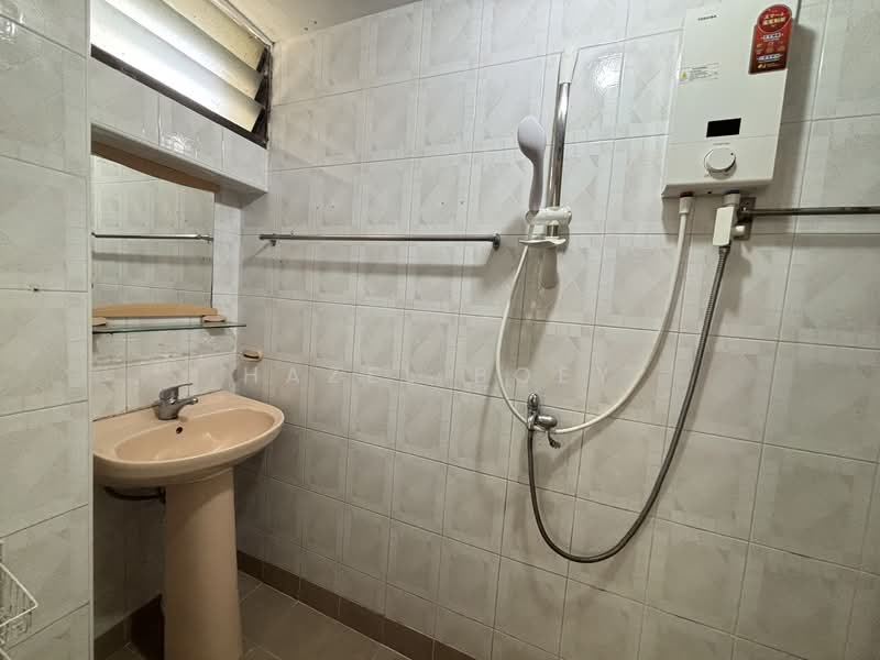 Beauty World Centre, , Room Rental, 250 sqft, Apartment For Rent, by Hazel Boey, 500134294 - Bathroom - PropertyGuru.com.sg