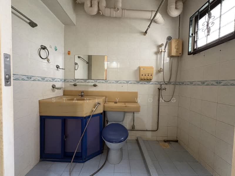5A Marsiling Drive, 5A Marsiling Drive, 3 Bedrooms, 969 sqft, HDB Flat For Rent, by Stanley Wong, 500134306 - Bathroom - PropertyGuru.com.sg