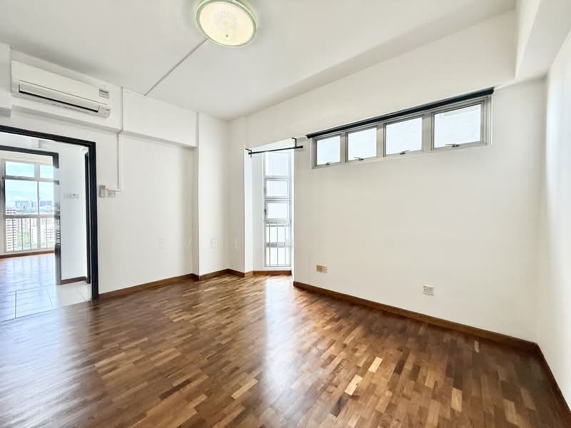 Ava Towers, 10 Ava Road, 4 Bedrooms, 1,281 sqft, Apartment For Rent, by Evelyn Tan, 500134310 - Living Room - PropertyGuru.com.sg