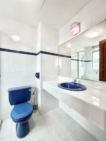 Ava Towers, 10 Ava Road, 4 Bedrooms, 1,281 sqft, Apartment For Rent, by Evelyn Tan, 500134310 - Bathroom - PropertyGuru.com.sg