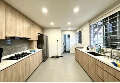 For Sale - 🌟🏡 Beautifully renovated Thomson Hill terrace within 1km St Nicholas